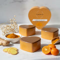 Jabón de cúrcuma y vitamina C.